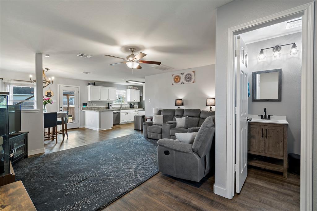 7218 Lilac Manor Lane
