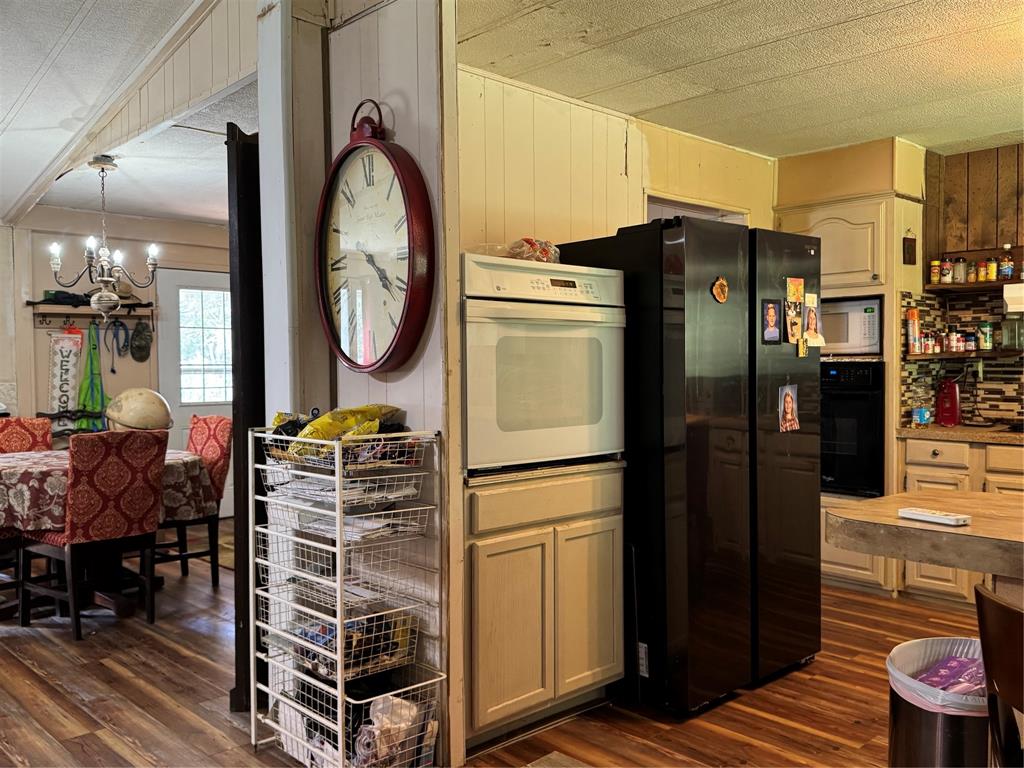 2183 Farm To Market 3283, Hallettsville, Texas image 12