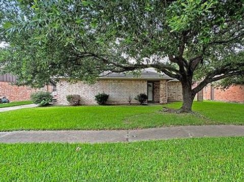 Single Family Residence in Houston TX 12202 Creekhurst Drive.jpg