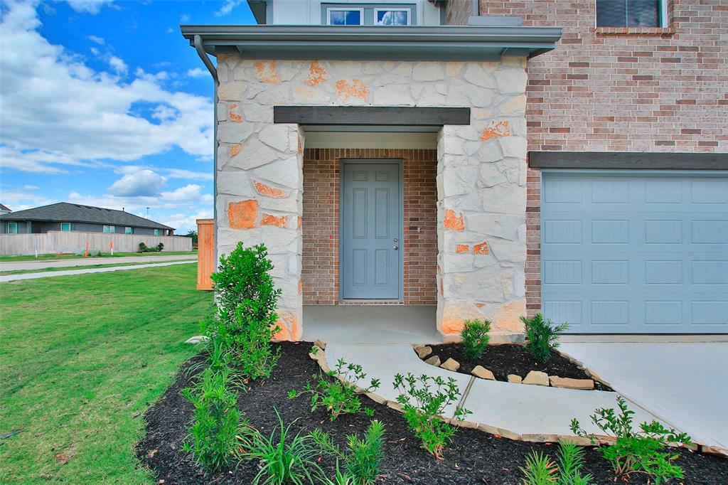 4303 Maple Root Lane, Pinehurst, Texas image 5
