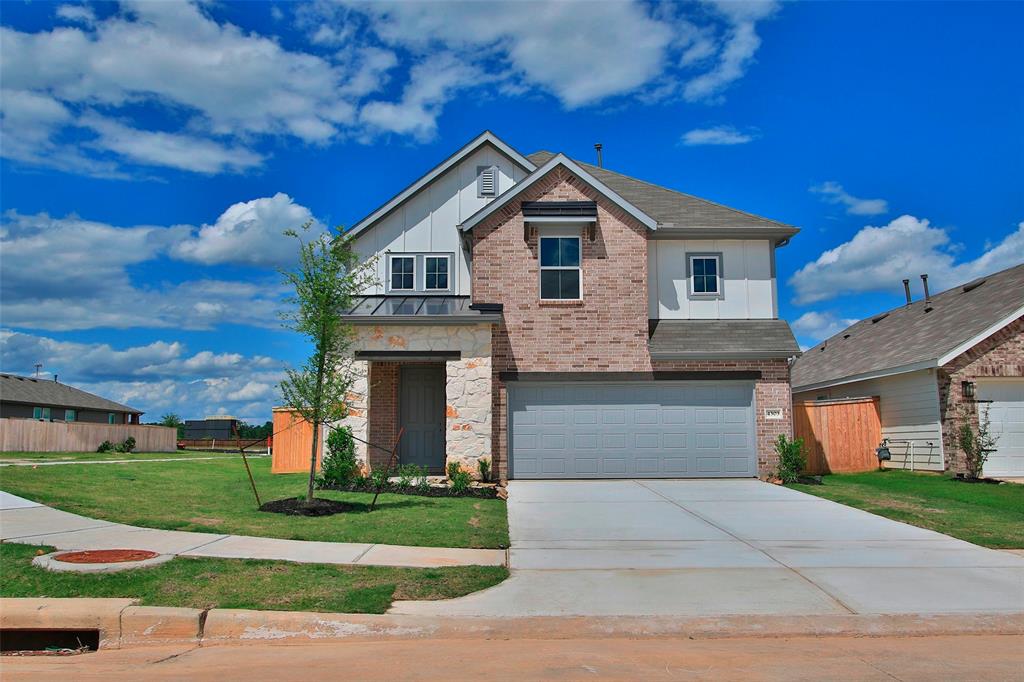 4303 Maple Root Lane, Pinehurst, Texas image 1