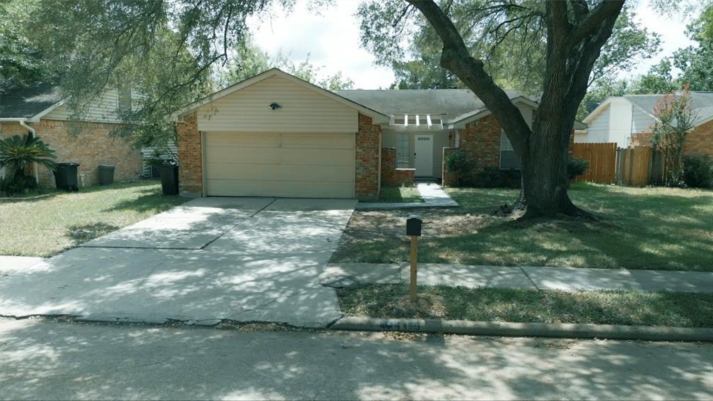 1419 Valley Landing Drive, Katy, Texas image 1