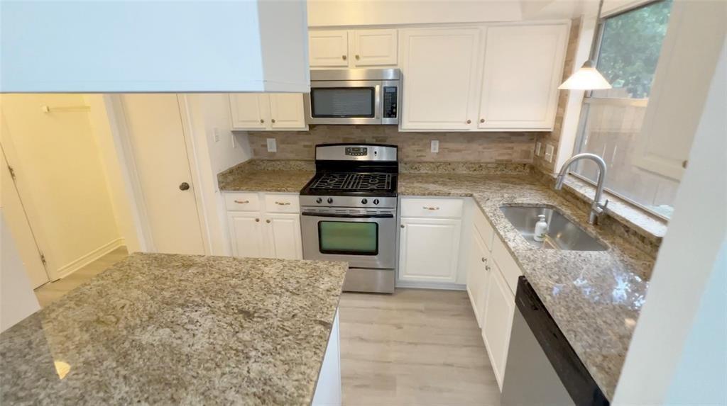 1419 Valley Landing Drive, Katy, Texas image 4