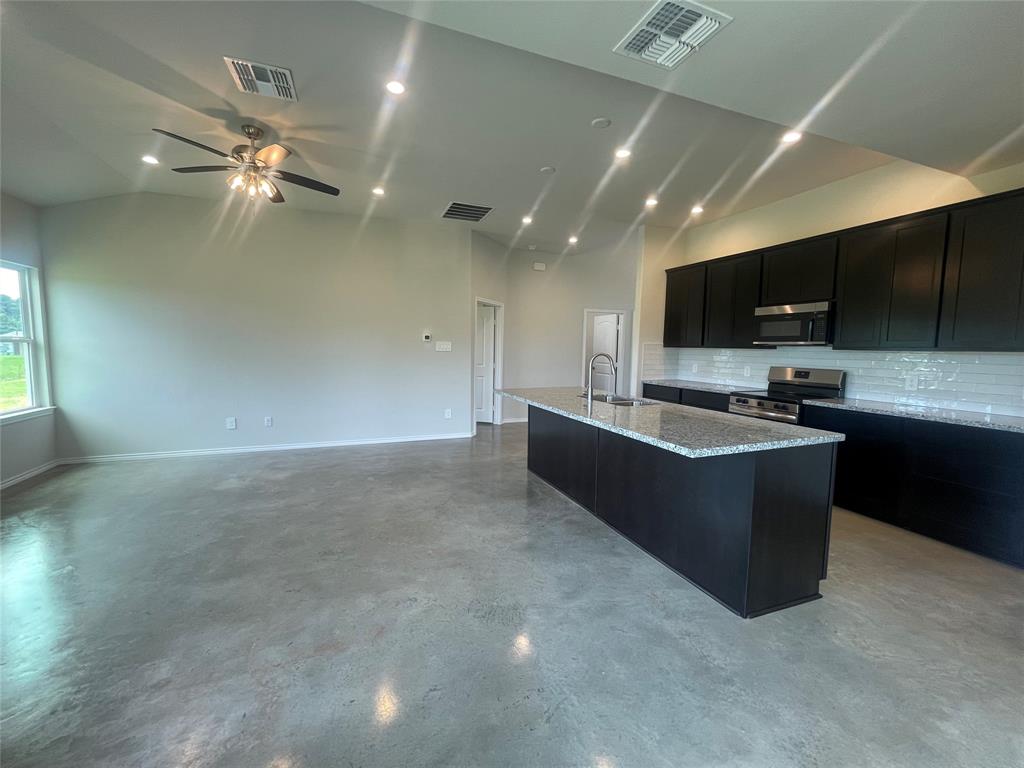 8 Greenway Drive, Trinity, Texas image 8