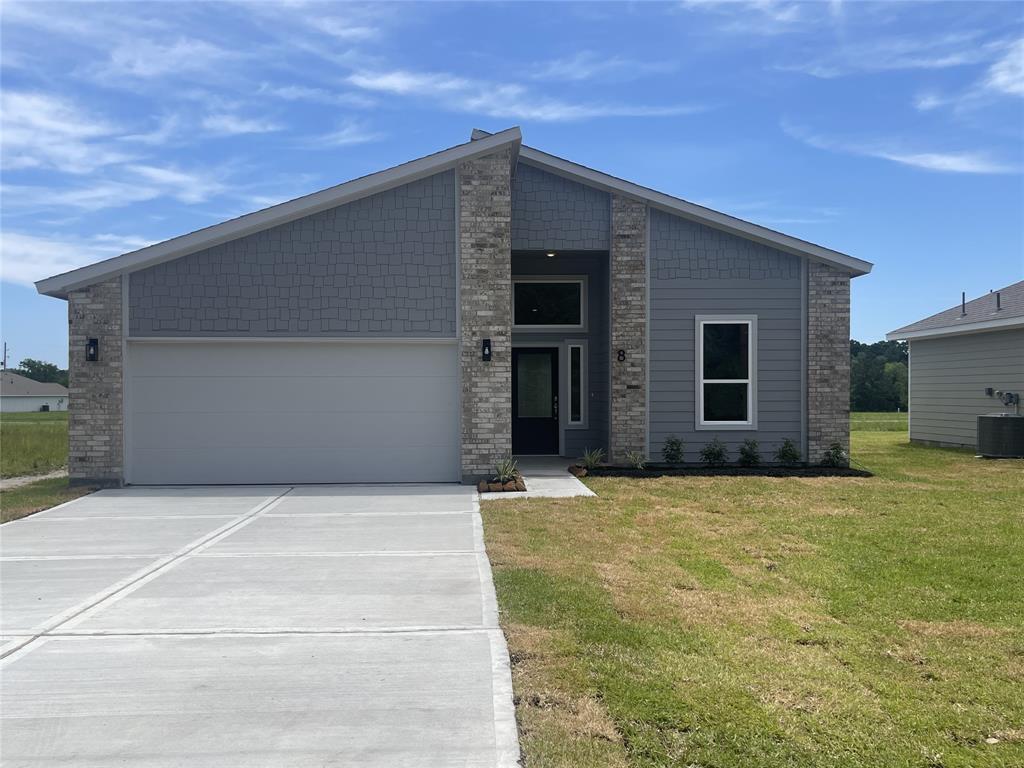 8 Greenway Drive, Trinity, Texas image 1