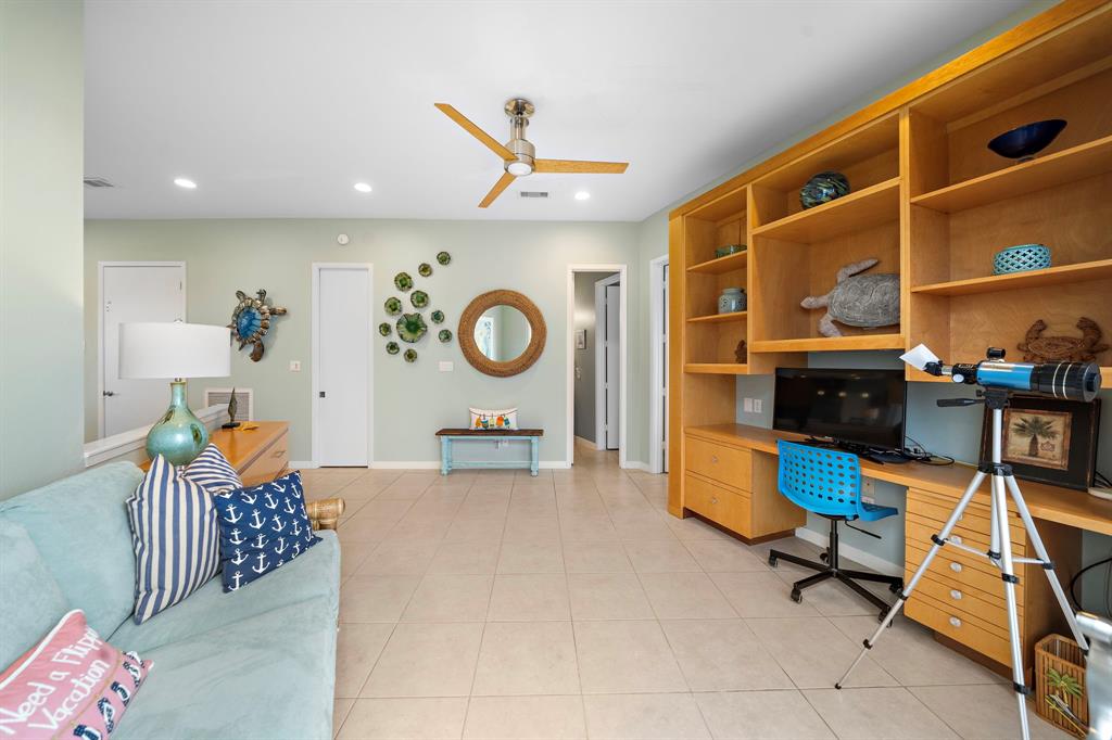 4207 Barataria Court