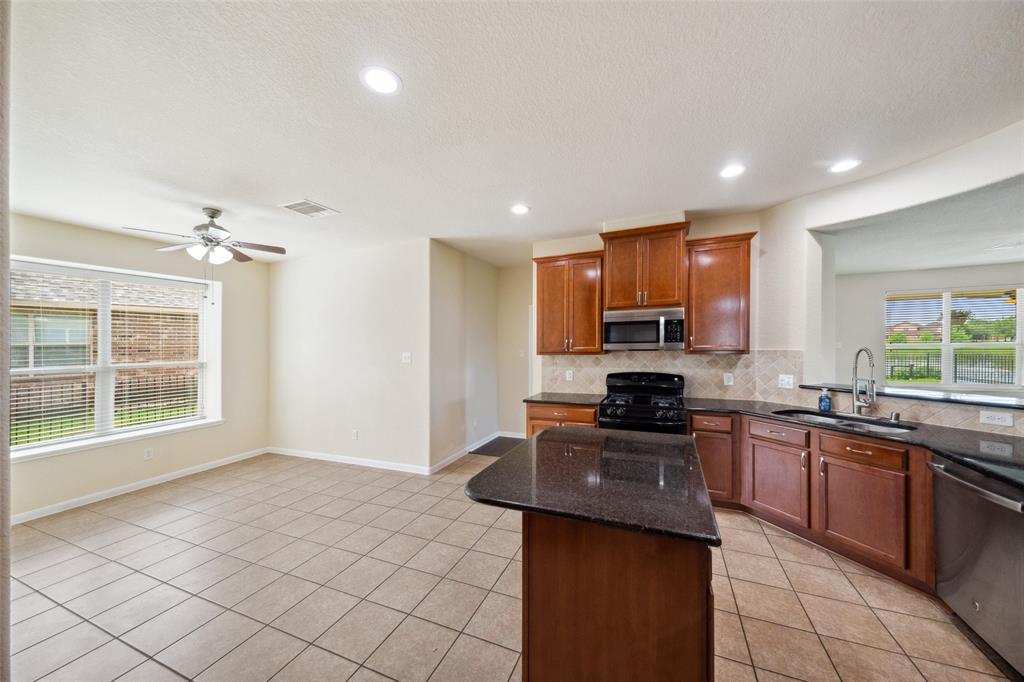 8815 E Windhaven Terrace Trail, Cypress, Texas image 15
