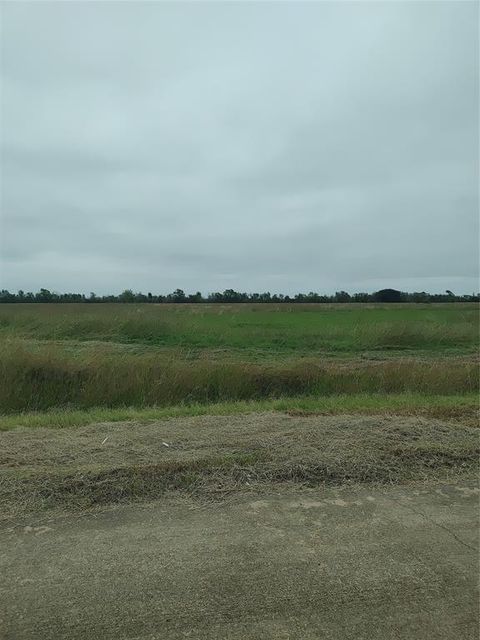 Photo of 128 Stampede Trail, Angleton, TX 77515 (MLS # 4696442)