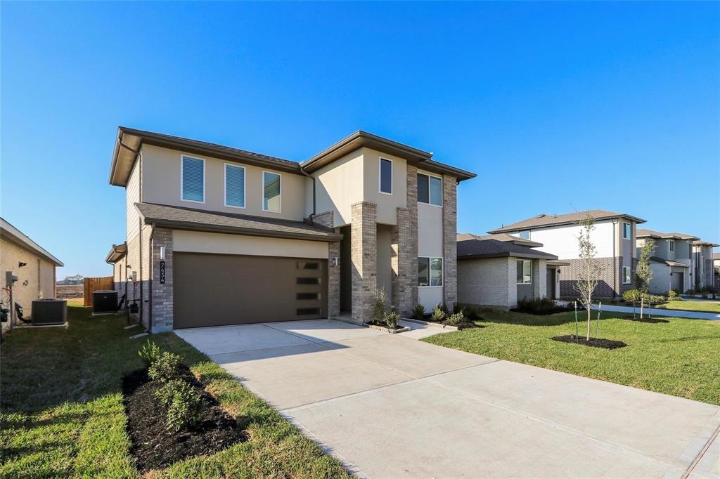 7434 Rivercane Shore Lane, Richmond, Texas image 3