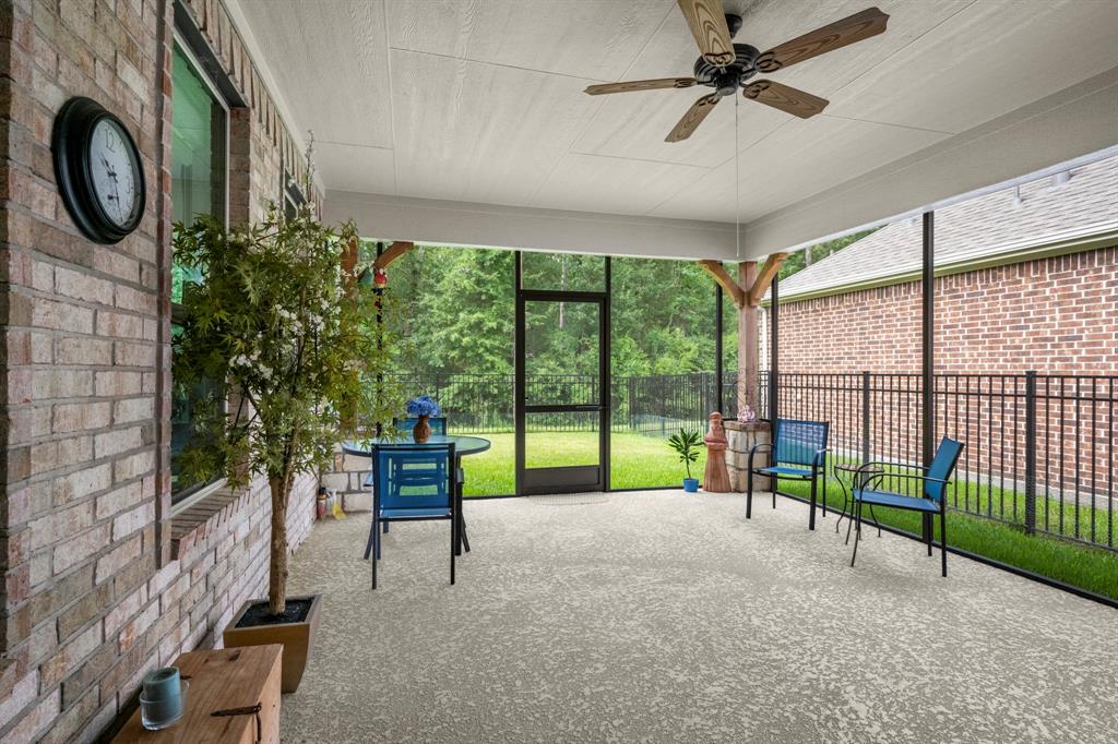 12117 Creekside Villas Court, Conroe, Texas image 23