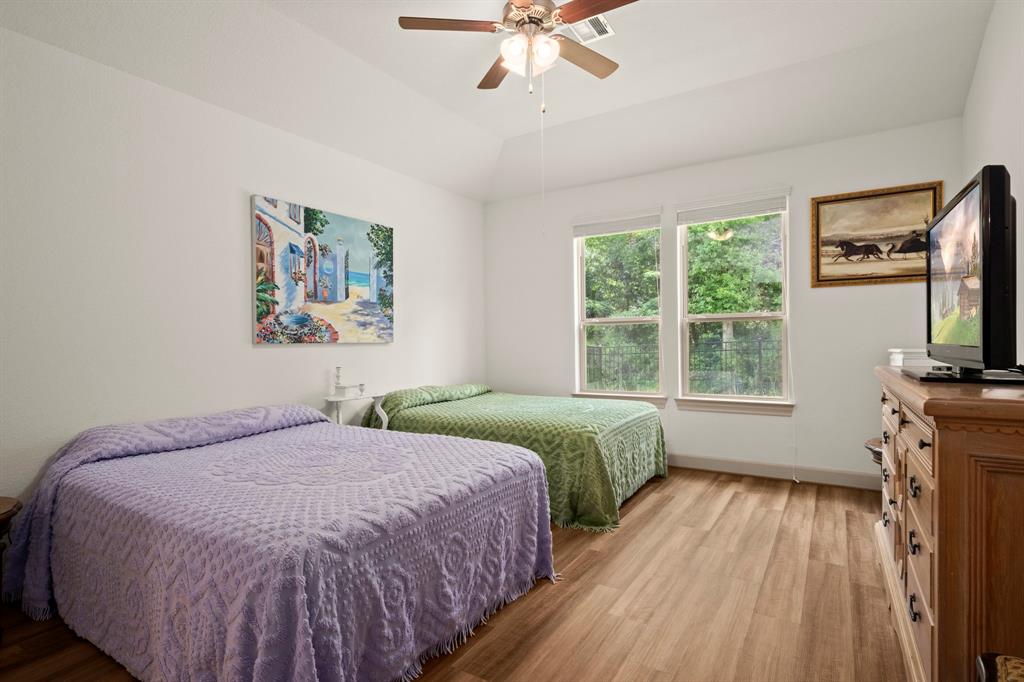 12117 Creekside Villas Court, Conroe, Texas image 13