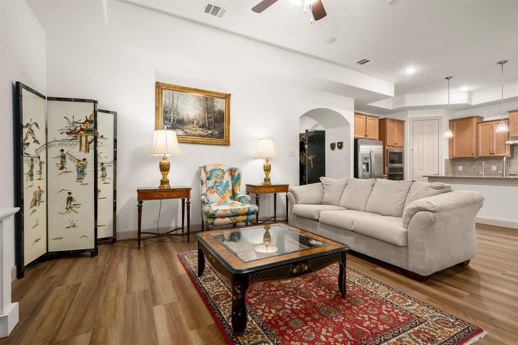 12117 Creekside Villas Court, Conroe, Texas image 11