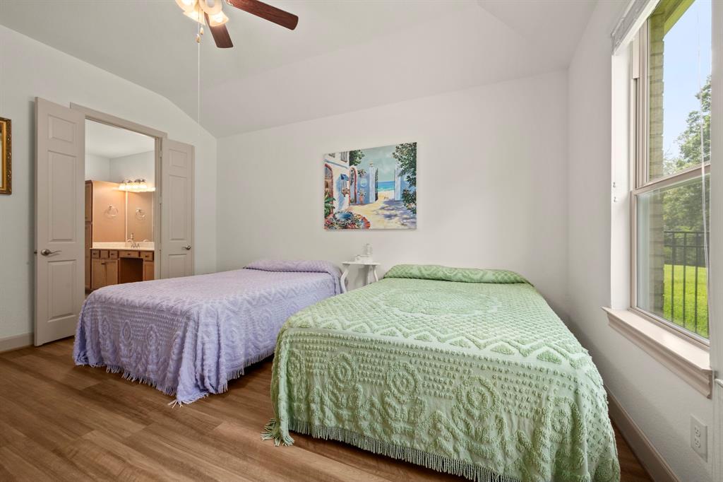 12117 Creekside Villas Court, Conroe, Texas image 14