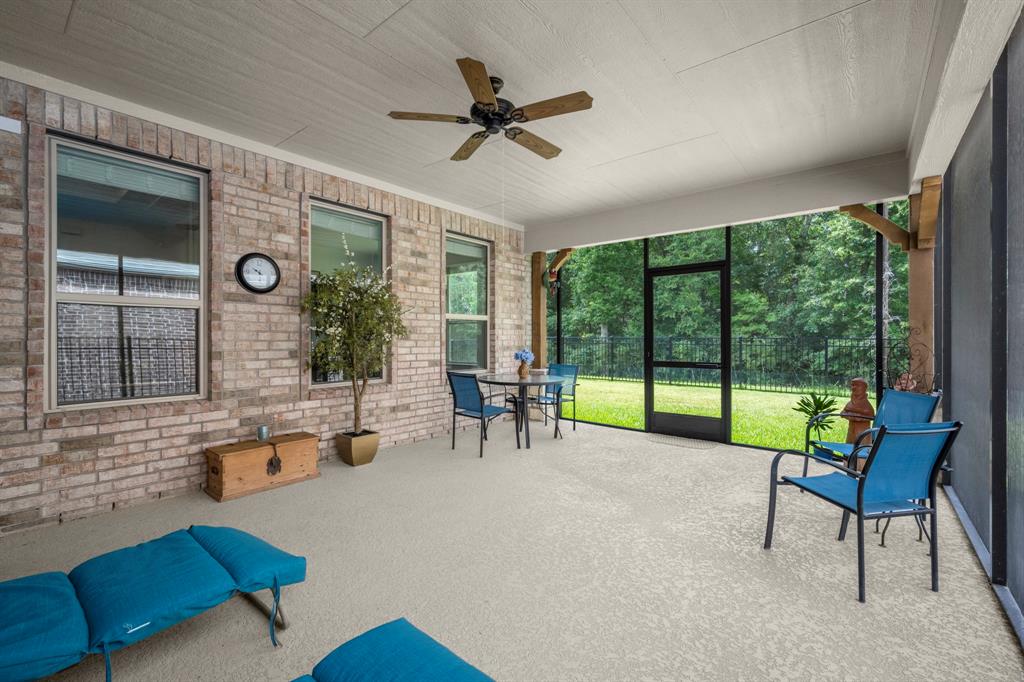 12117 Creekside Villas Court, Conroe, Texas image 22