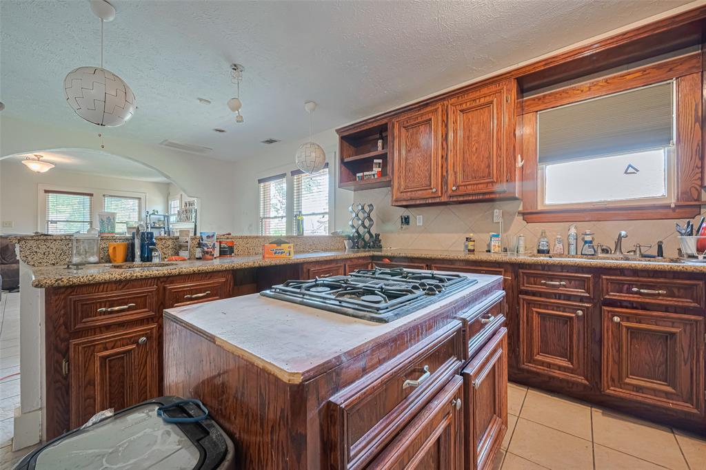 7305 Walker Street, Houston, Texas image 4