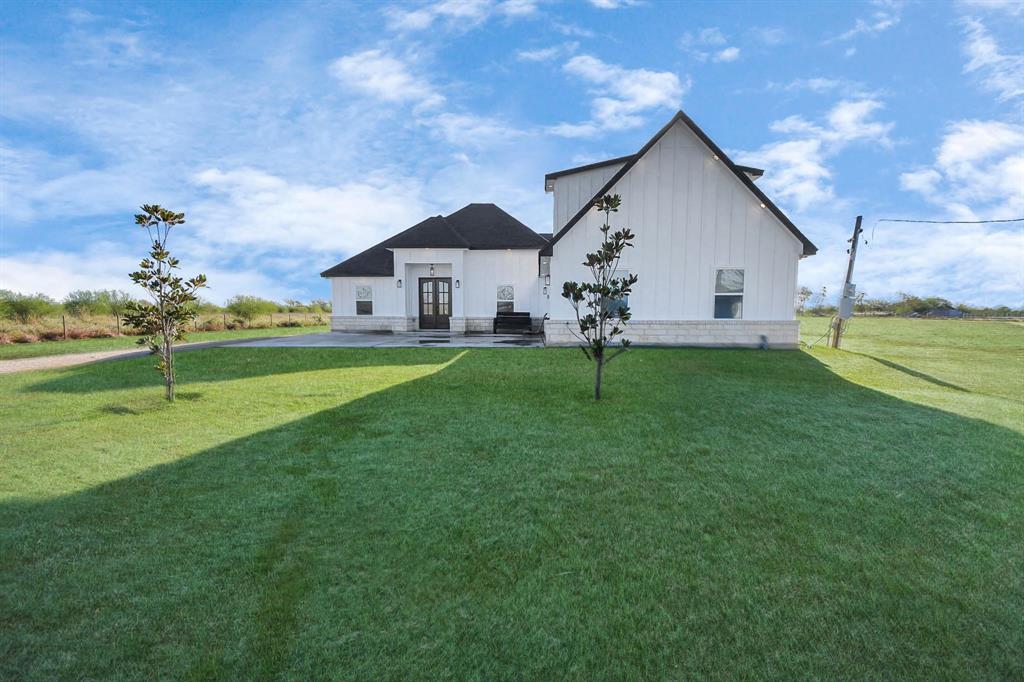 2058 Grubbs Road, Sealy, Texas image 3