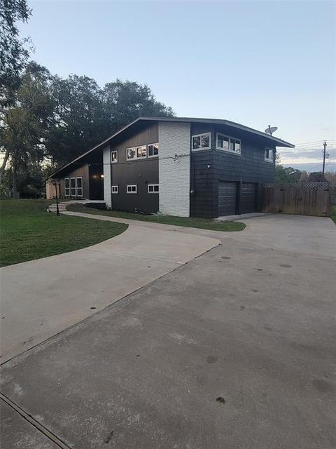 A home in Lake Jackson