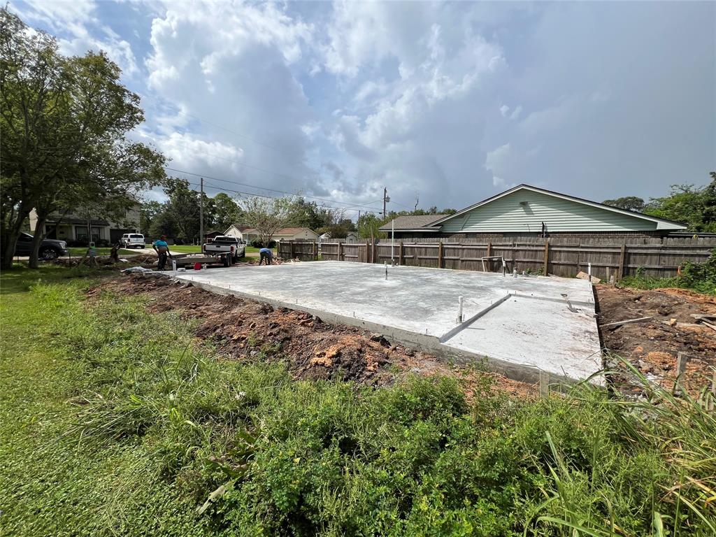 2322 Rosalee Street, La Marque, Texas image 3