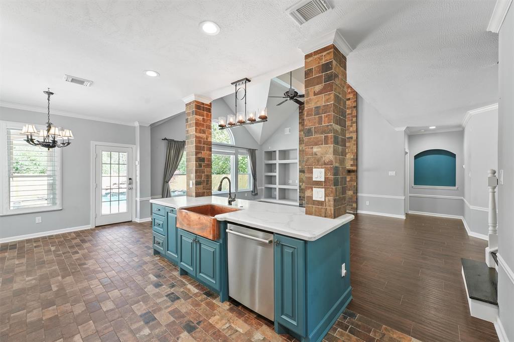 5015 Cottage Glen Court, Kingwood, Texas image 19