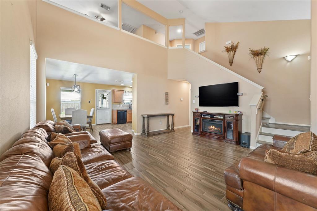 2439 Pinpoint Drive