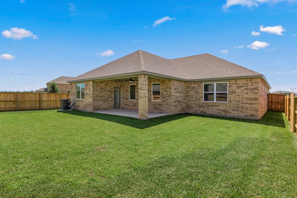 3202 Bolt Rope Drive, Texas City, Texas image 2