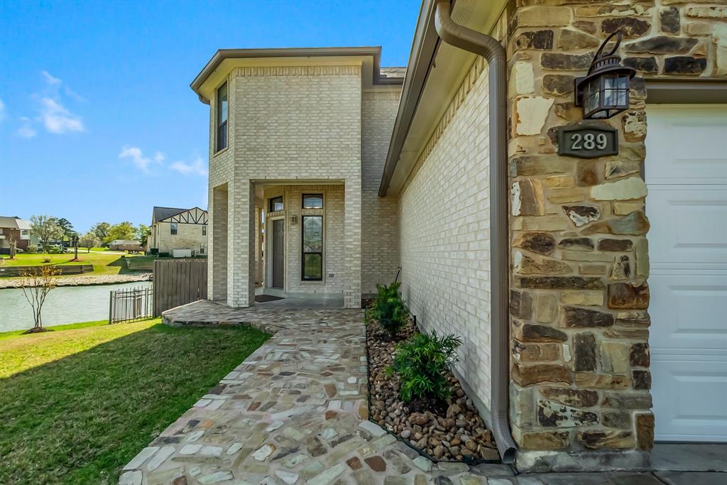 289 Bayview Lane, Livingston, Texas image 2