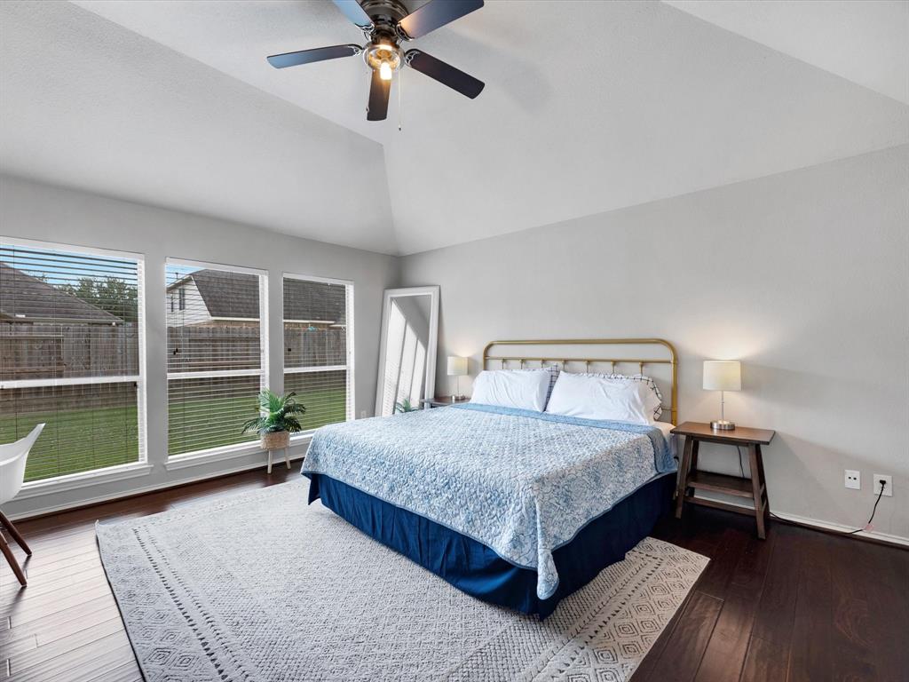 2042 Shore Breeze Drive, Pearland, Texas image 16