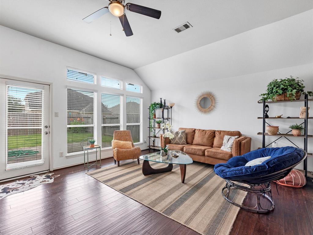 2042 Shore Breeze Drive, Pearland, Texas image 11