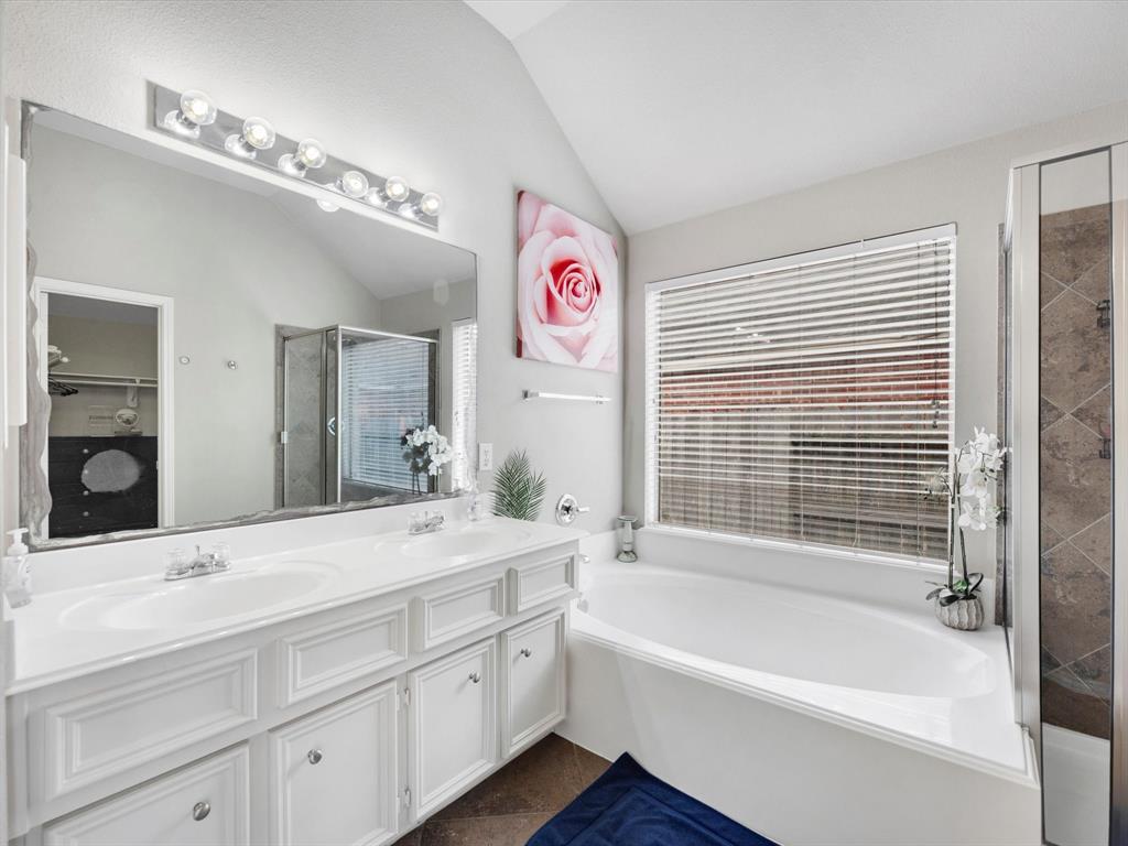 2042 Shore Breeze Drive, Pearland, Texas image 18