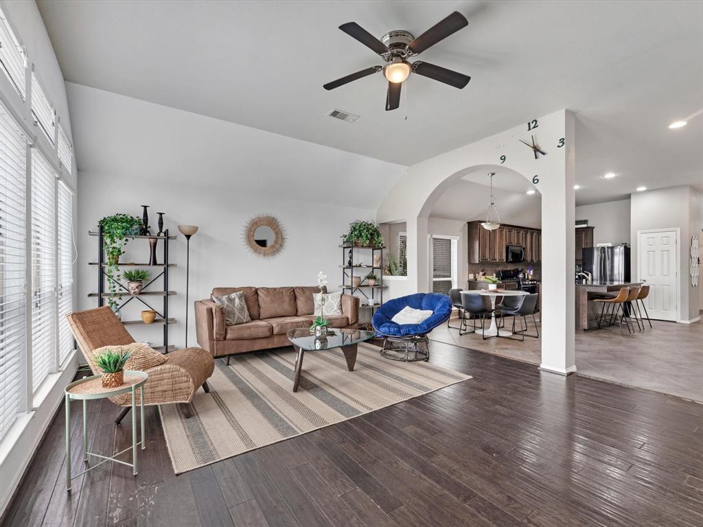 2042 Shore Breeze Drive, Pearland, Texas image 12