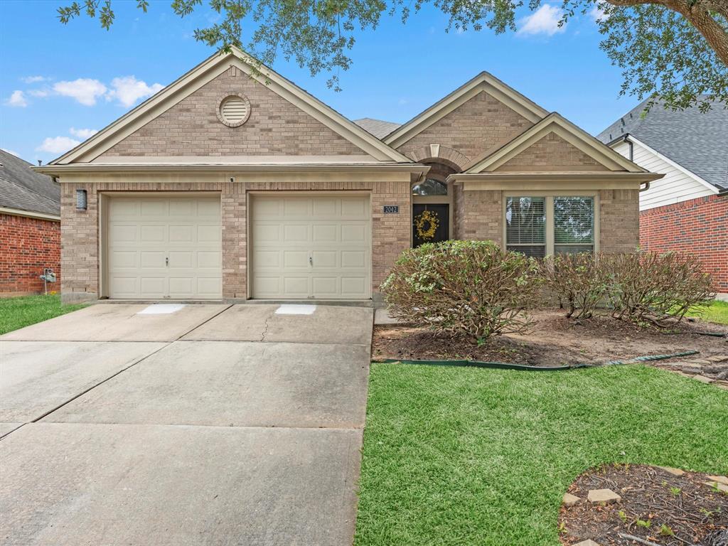 2042 Shore Breeze Drive, Pearland, Texas image 1