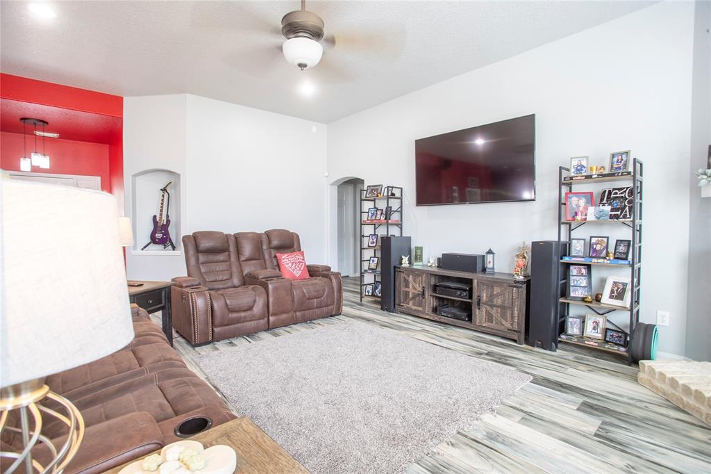 210 S Wharton Street, Louise, Texas image 6