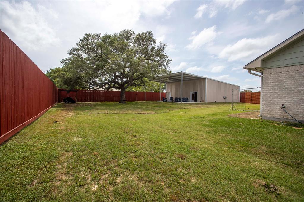 210 S Wharton Street, Louise, Texas image 14