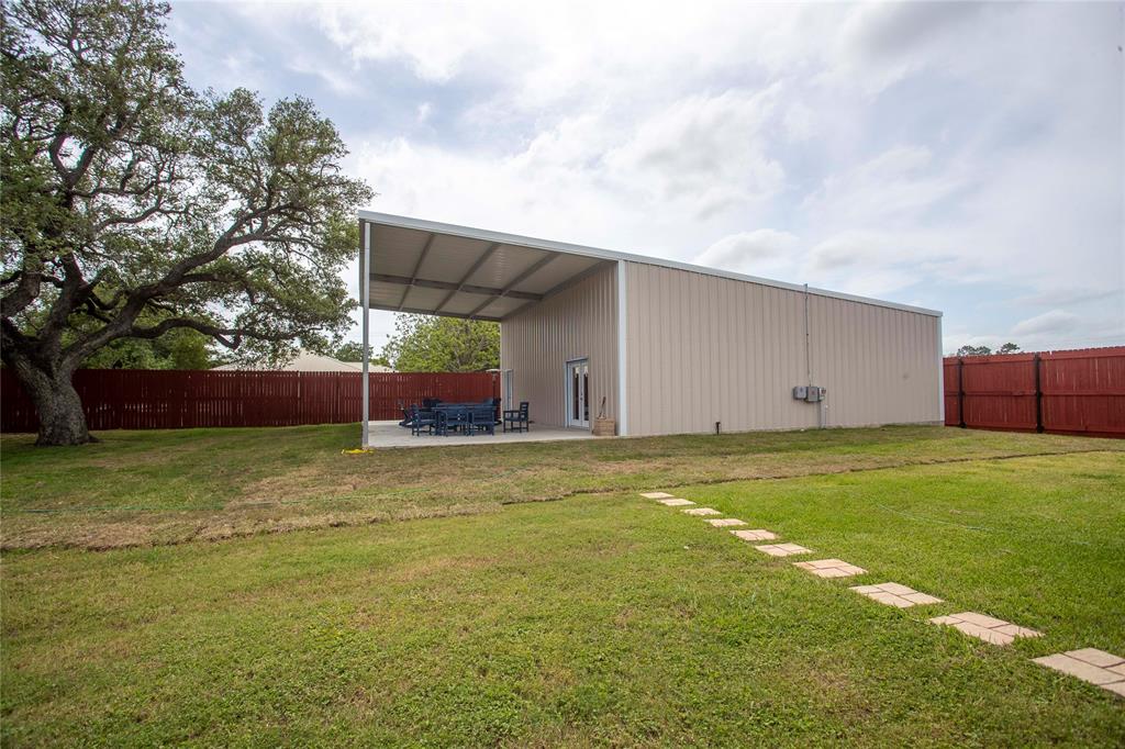 210 S Wharton Street, Louise, Texas image 18