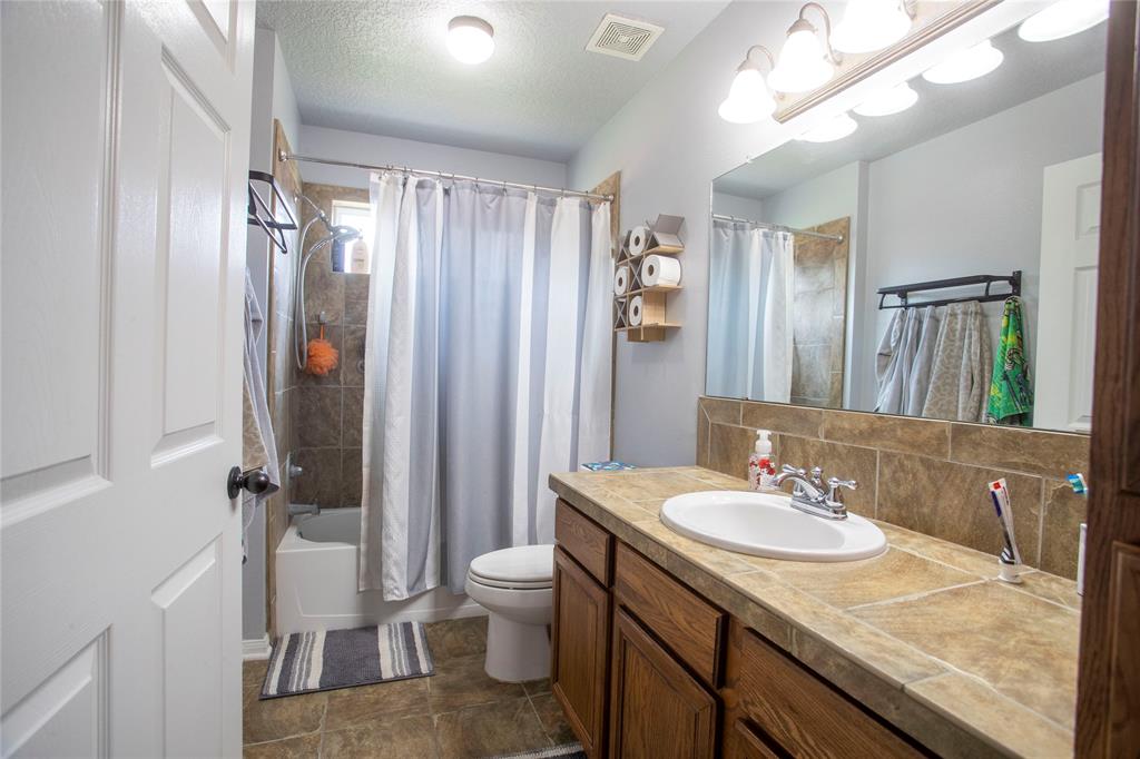 210 S Wharton Street, Louise, Texas image 10