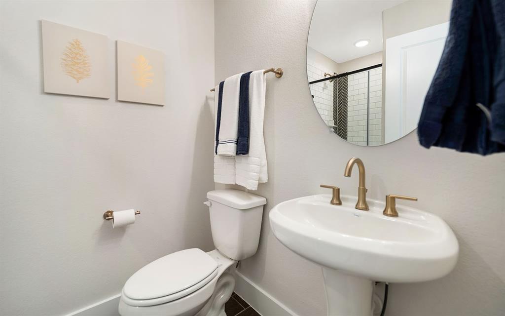 3610 Compass Pointe Court, Angleton, Texas image 23