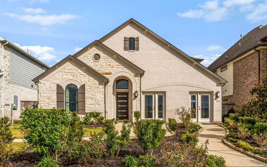3610 Compass Pointe Court, Angleton, Texas image 1