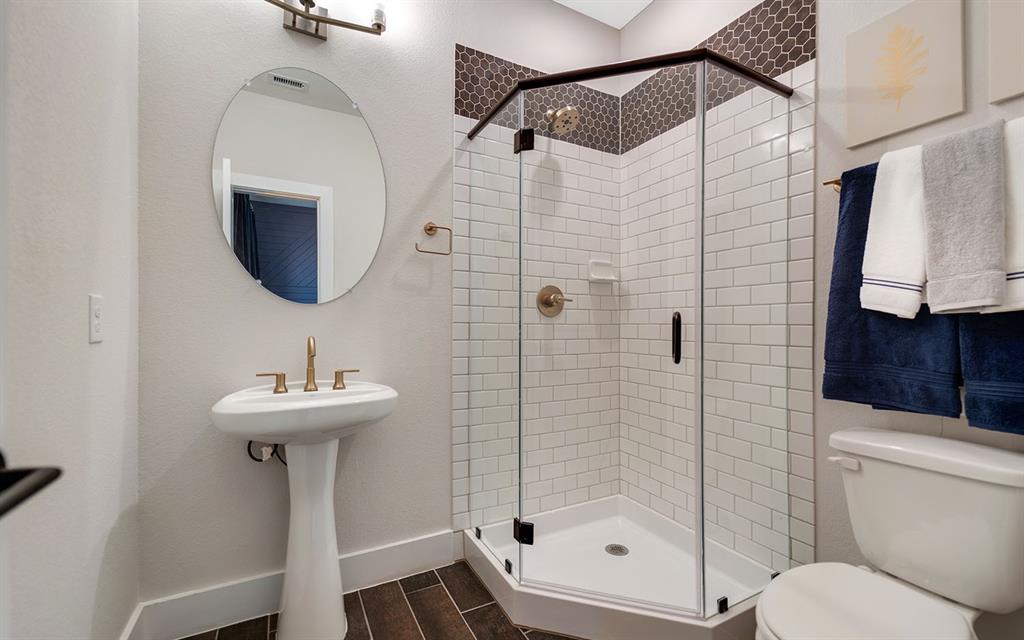 3610 Compass Pointe Court, Angleton, Texas image 25