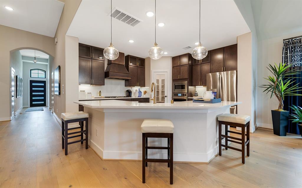 3610 Compass Pointe Court, Angleton, Texas image 10