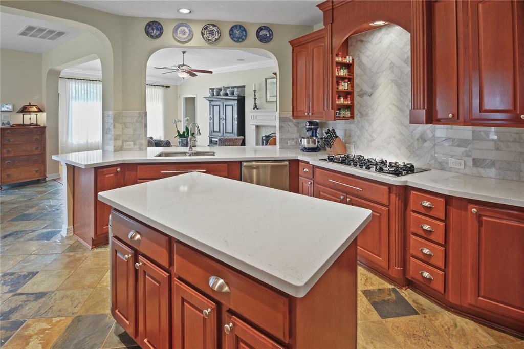 12122 Cypress Creek Lakes Drive, Cypress, Texas image 7