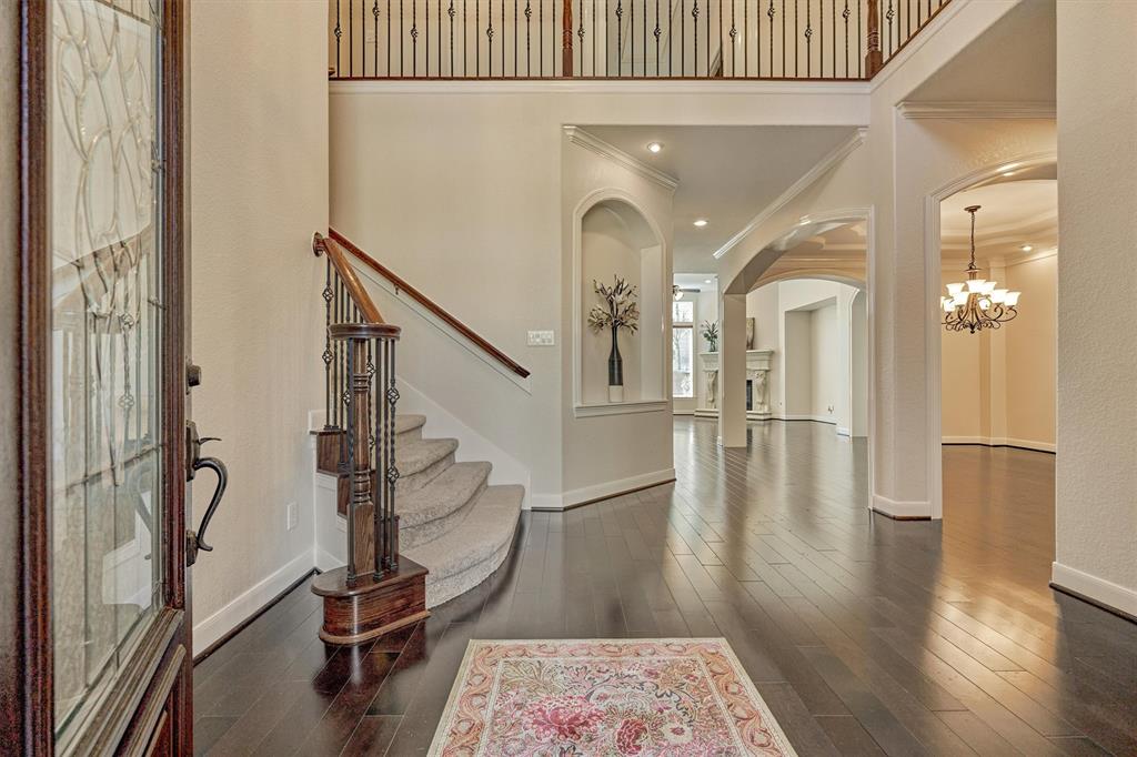 18 N Fair Manor Circle