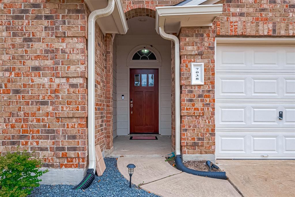 7038 Crockett Ridge Drive, Richmond, Texas image 3