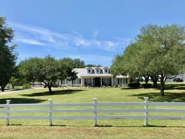 2988 Center Hill Circle, Bellville, Texas image 2