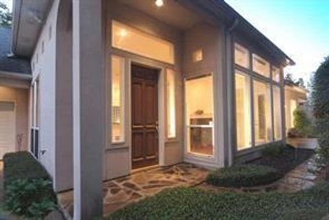 Photo of 240 Asbury Street, Houston, TX 77007 (MLS # 87206140)