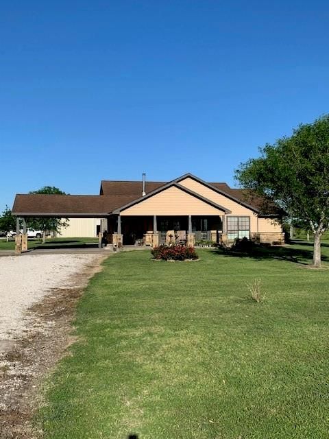 Single Family Residence in Louise TX 1964 County Road 309 Rd.jpg