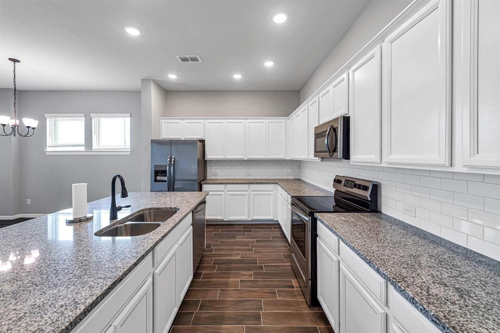 2410 Blazing Star Drive, Brookshire, Texas image 13