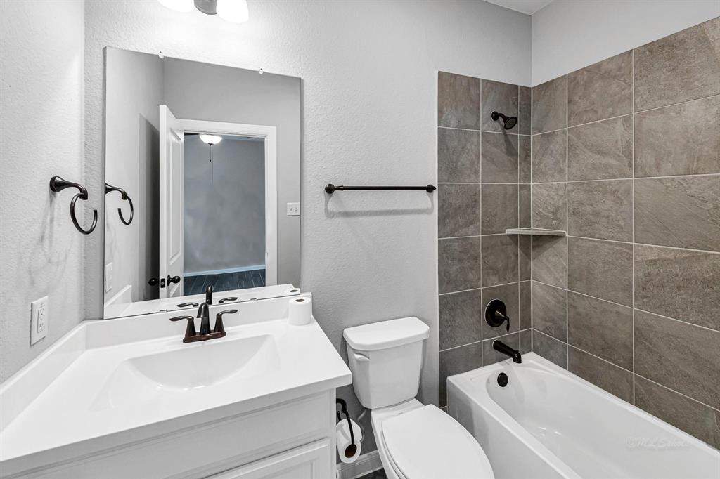 2410 Blazing Star Drive, Brookshire, Texas image 28