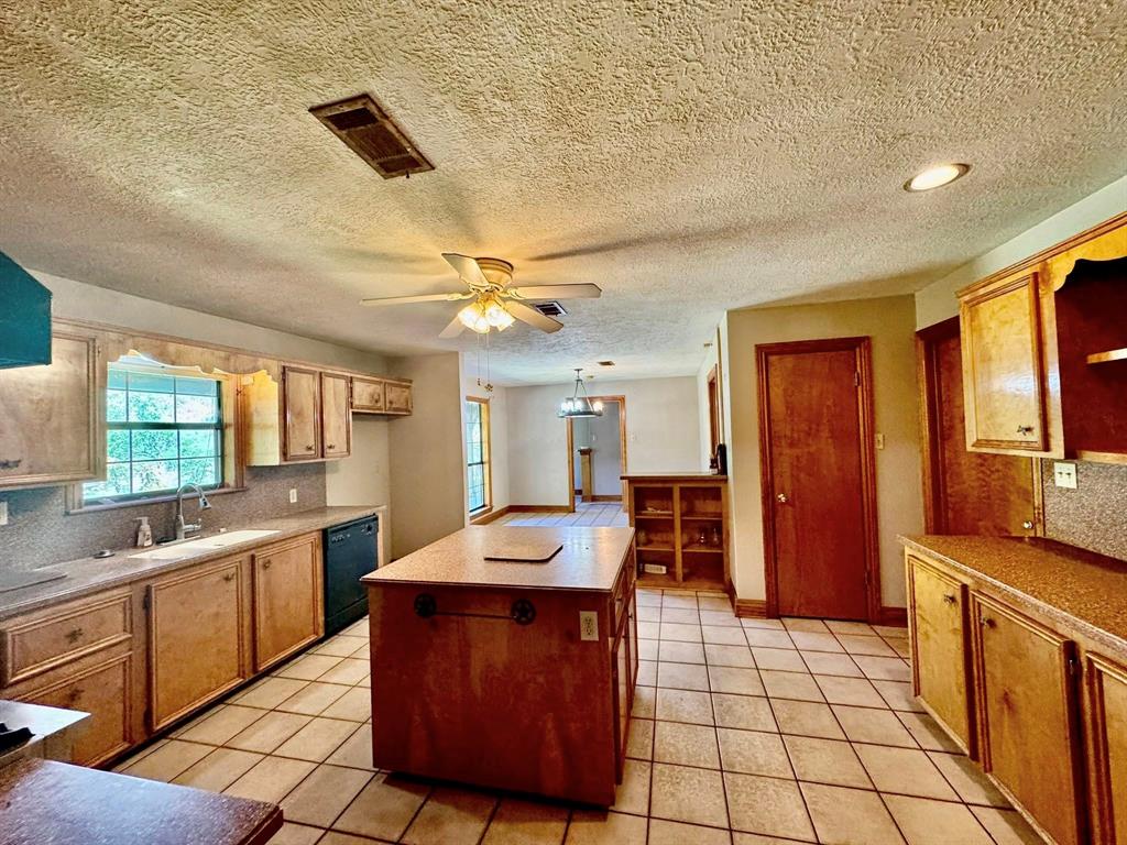 179 County Road 4587, Spurger, Texas image 36