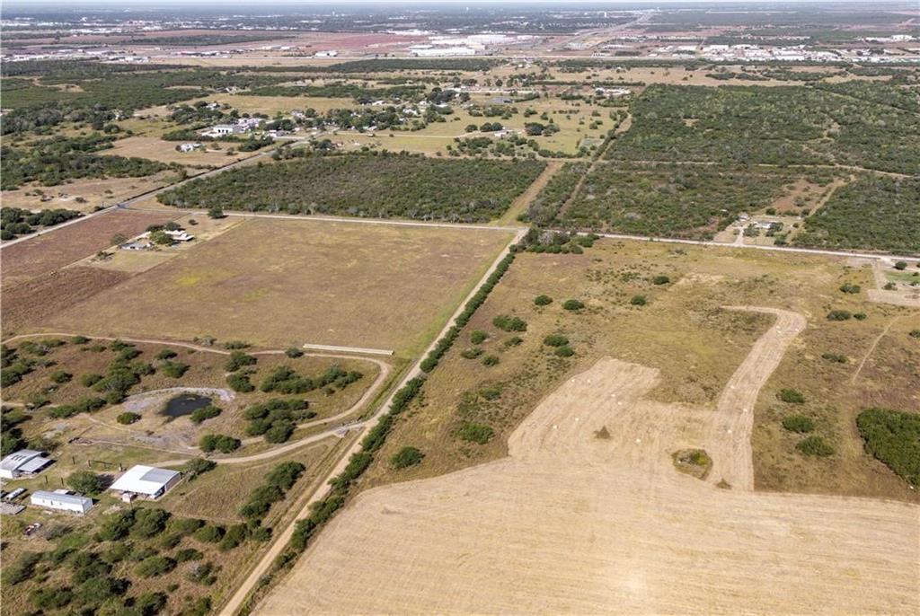 000 Burroughsville Road, Victoria, Texas image 5