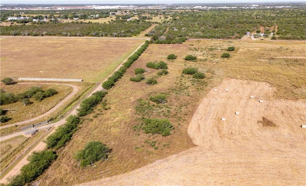 000 Burroughsville Road, Victoria, Texas image 8
